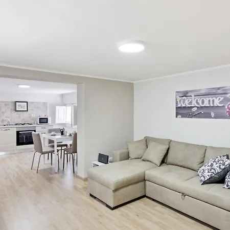 Bellini Cosy Flat Apartment